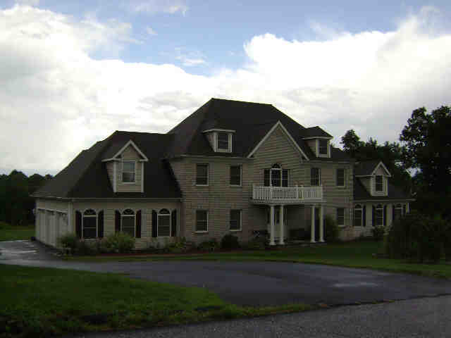 Building photograph for 8 SKY MEADOW RD